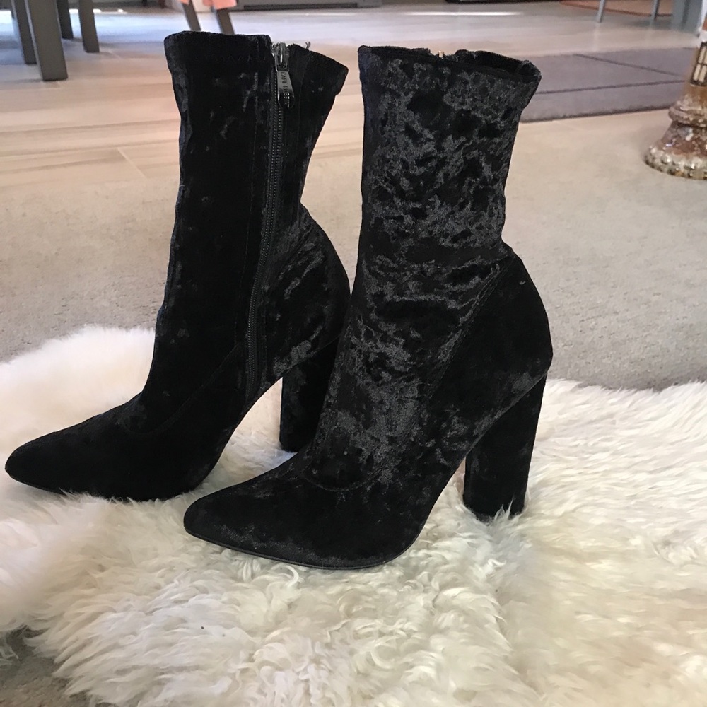 Black velvet boot heels!! Only worn TWICE